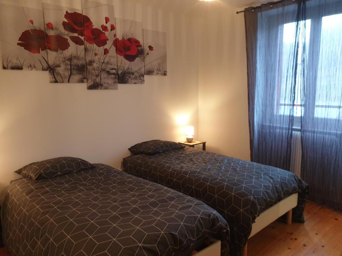 Bed and Breakfast Sas Road Runner Cafe Egliseneuve-d'Entraigues Экстерьер фото